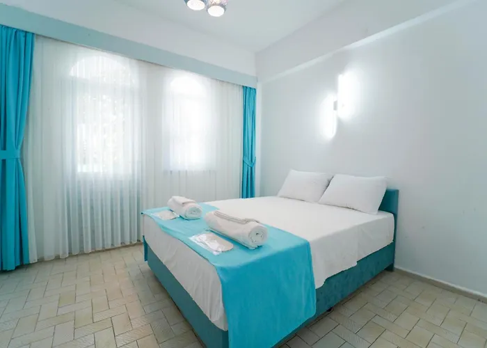 Royal Beach Hotel 5*