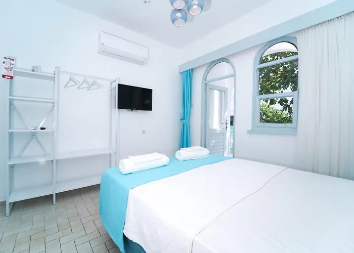 Royal Beach Hotel 5*